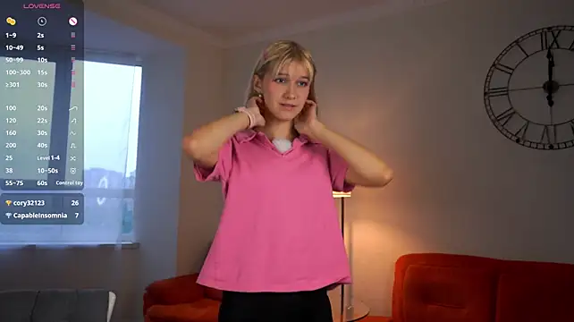 BelleTrovato live cam on StripChat