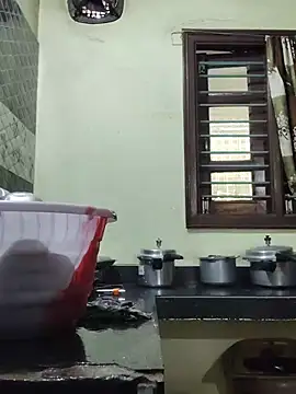 yamini1431 live sex cam