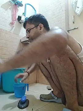 Desiboi4u live cam on StripChat