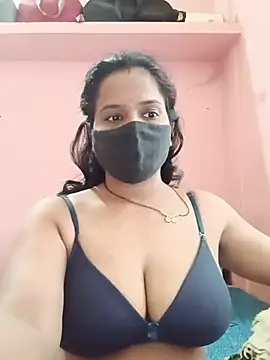 Miss-Dolly07 live cam on StripChat