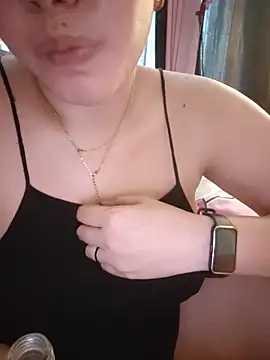 Sexy_Sweetiee live cam on StripChat