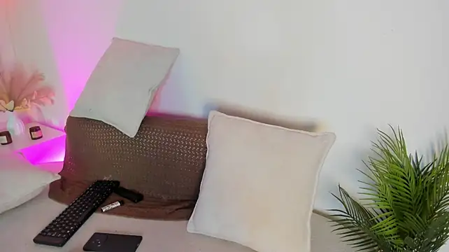 Miss_Loise live cam on StripChat