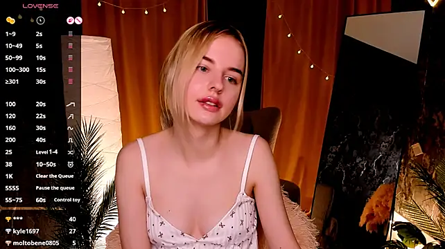 LillianShine live cam on StripChat