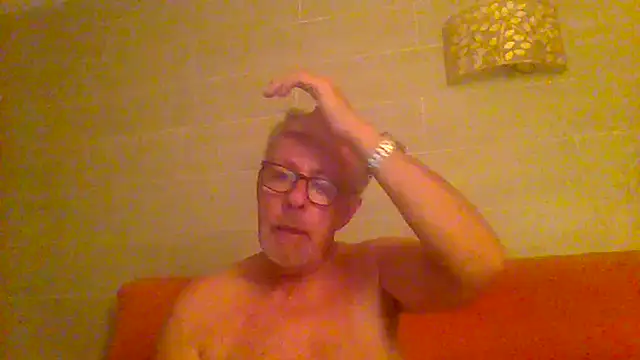 tuggy59 live cam on StripChat