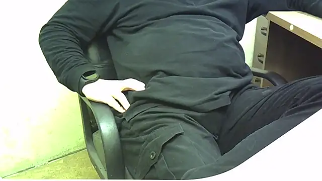 nikdov3 live cam on StripChat