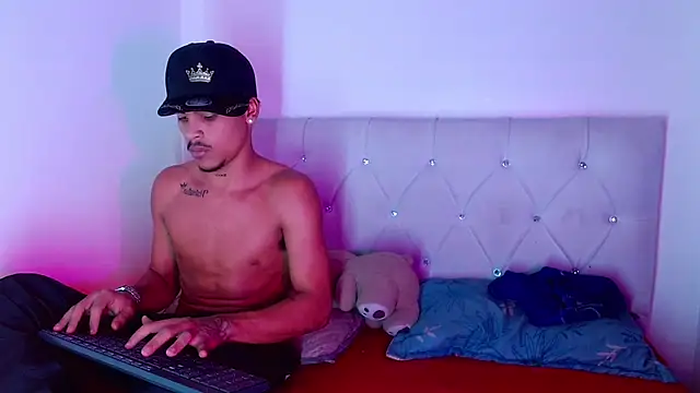 Angel_foxc13 live cam on StripChat