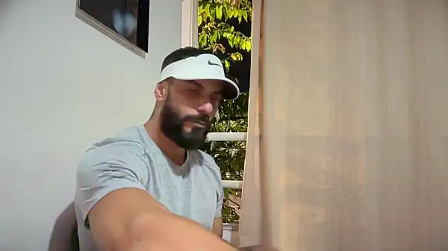 romeolovedark live cam on StripChat