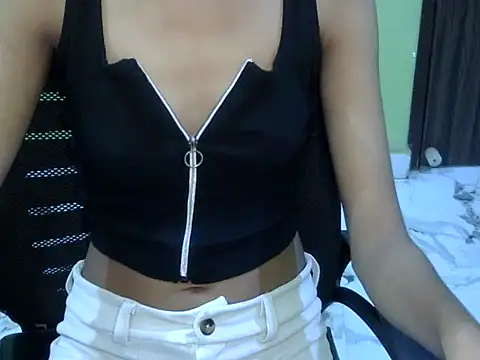 lovelydepika live cam on StripChat