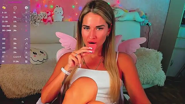 hotty_girls_here live cam on StripChat