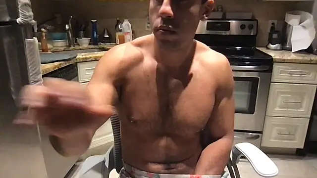 BigGuyMuscle live cam on StripChat