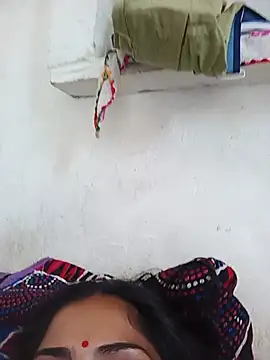 Poojaxx56 webcam
