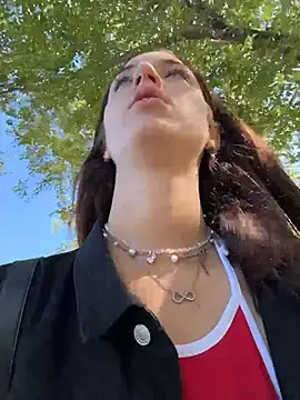 DollyTall's live cam