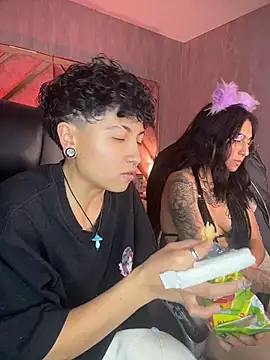 ian_mathias_'s live cam