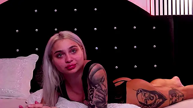 TaniaBliss webcam