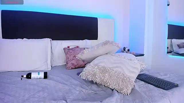Sky_Loren webcam