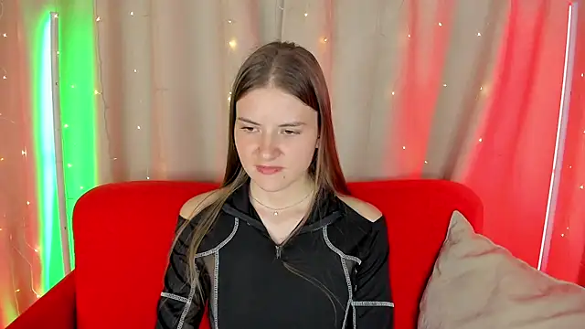spicybelle (F young) - dress up as an office girl in heels
