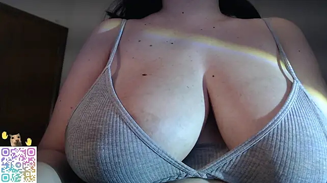 Velvetcrystall webcam