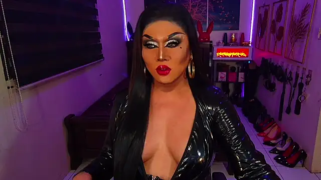xCumOnOverMex live cam on StripChat