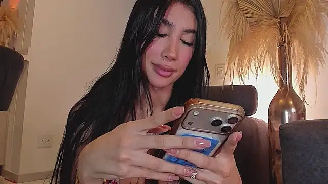 GarciaMilu live cam on StripChat