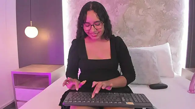alysson_moon_ webcam