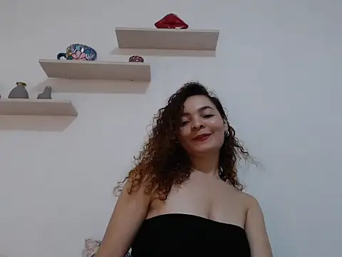 Annaferr live cam on StripChat