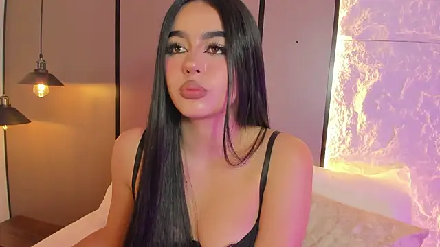 elara_bloom_ live cam on StripChat