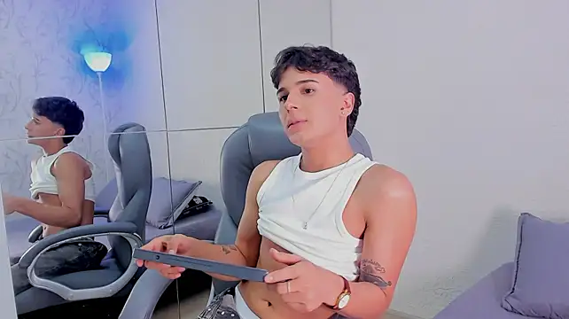 Brady_Simmons live cam on StripChat