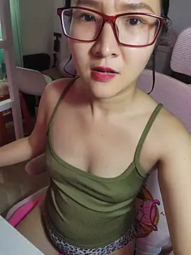LucyKiss live cam on StripChat