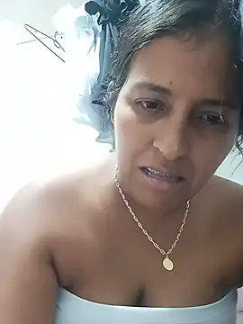 Hurtad_12 live cam on StripChat