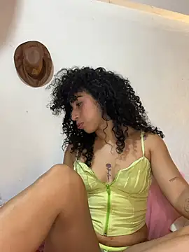 Miily_0 live cam on StripChat