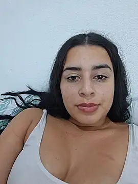 Maite_4 live cam on StripChat