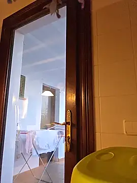 kylie_blck (F young) - Grab Tits and play+1SurpriseVideo