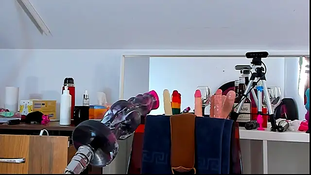 karlahartley (Ask my age) - get me wet and dripping