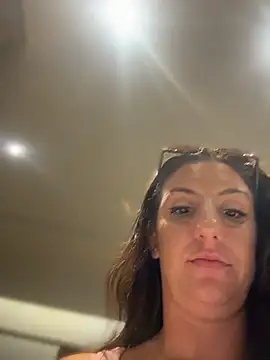 sweetsirenn live cam on StripChat