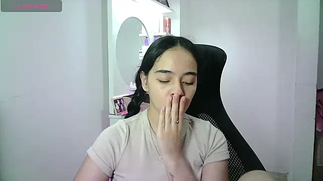 aineangeel live cam on StripChat