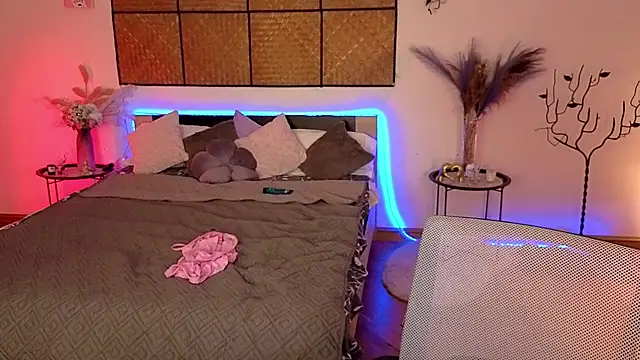 b1ushf1owerr live cam on StripChat
