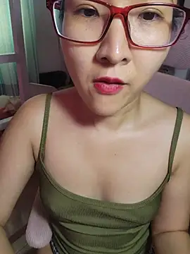 LucyKiss live cam on StripChat