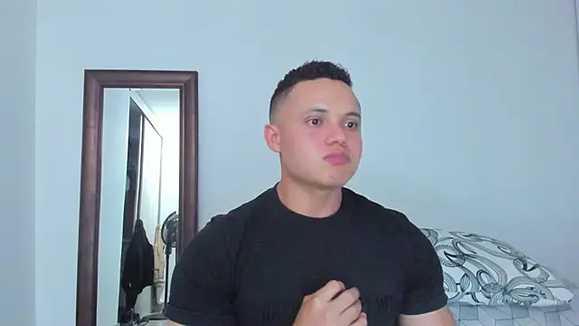 KingLevi01 live cam on StripChat