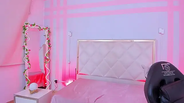 fiory_tay live cam on StripChat