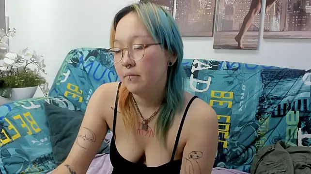 Cute__Kiko live cam on StripChat