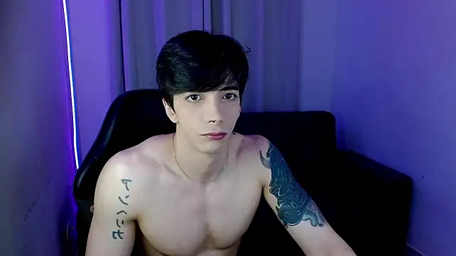 H3ll_B0I live cam on StripChat