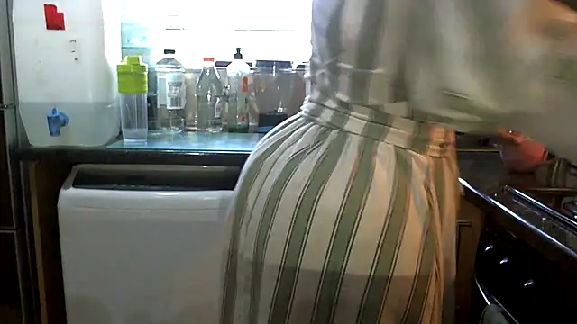 NewBeginnings8 live cam on StripChat