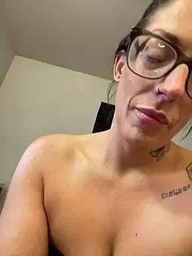 HumbleHottie live cam on StripChat