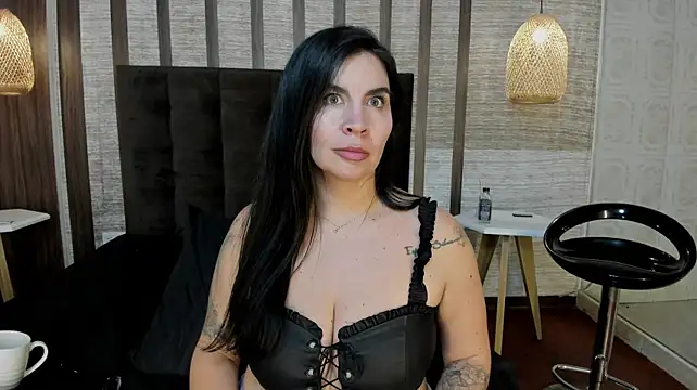 Hannah_Cross live cam on StripChat