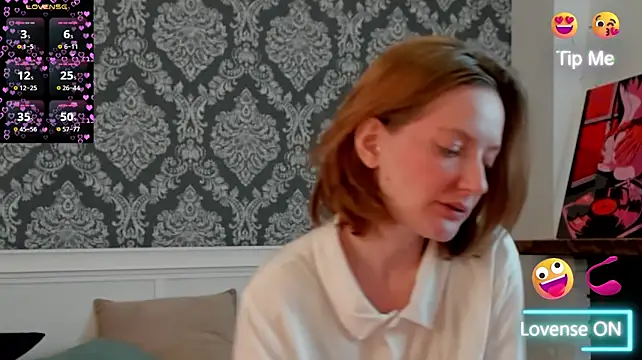 PaleAurix live cam on StripChat