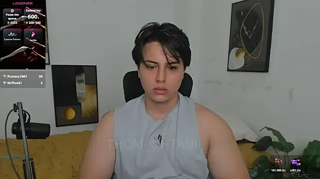 Thom_Ohtani live cam on StripChat