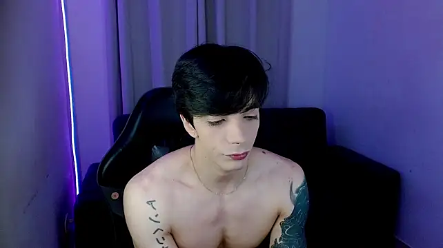 H3ll_B0I live cam on StripChat