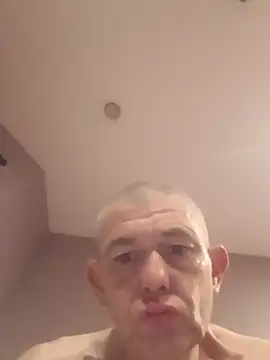 burby79 live cam on StripChat