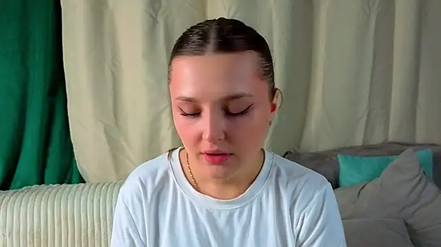LorriMonz live cam on StripChat