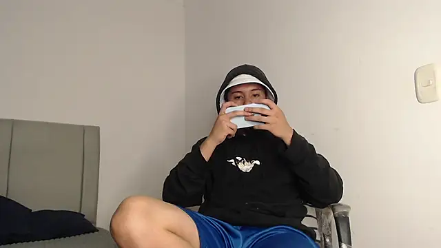 Owenn__blueee live cam on StripChat
